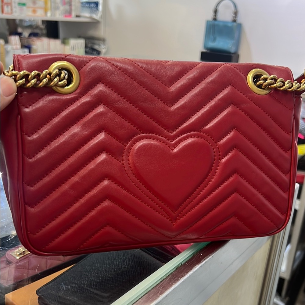 Gucci Red GG Marmont Chevron Shoulder Bag - Picture 4 of 11